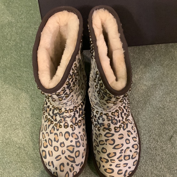 Limited Edition UGG x Jimmy Choo! - Picture 6 of 9